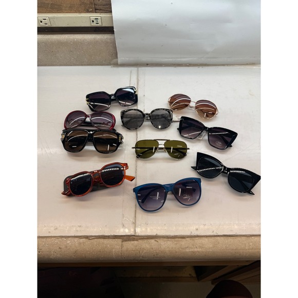 Unbranded Accessories - Lot of 10 Womens Fashion Sunglasses Assorted Styles Aviator Cat Eye Oversized